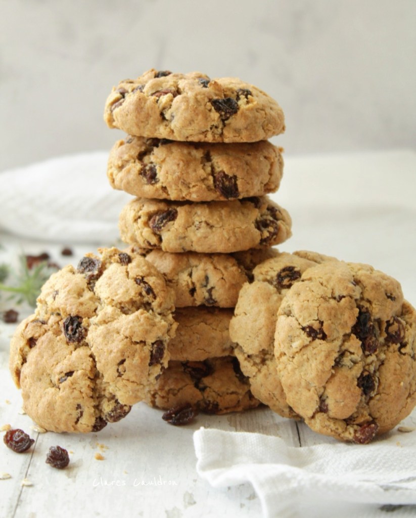 Delicious Gluten Free and Vegan Raisin Oatmeal Cookies 
