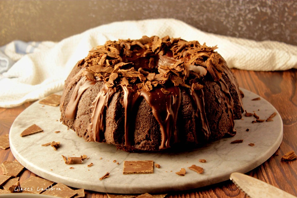 Easy Chocolate Bundt Cake..Give Me All The Chocolate&nbsp;!!!